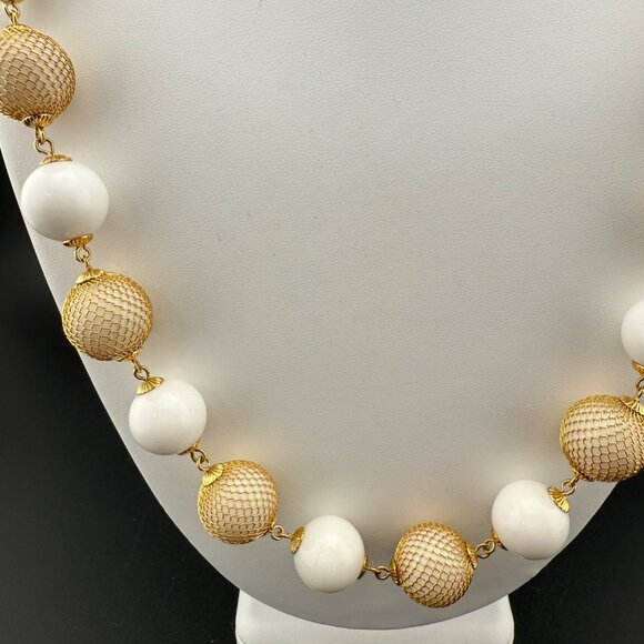 Gold Tone Mesh & White Beaded Necklace With Adjustable Chain Closure - Picture 3 of 6